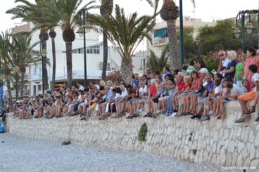 Público viendo el desembarco