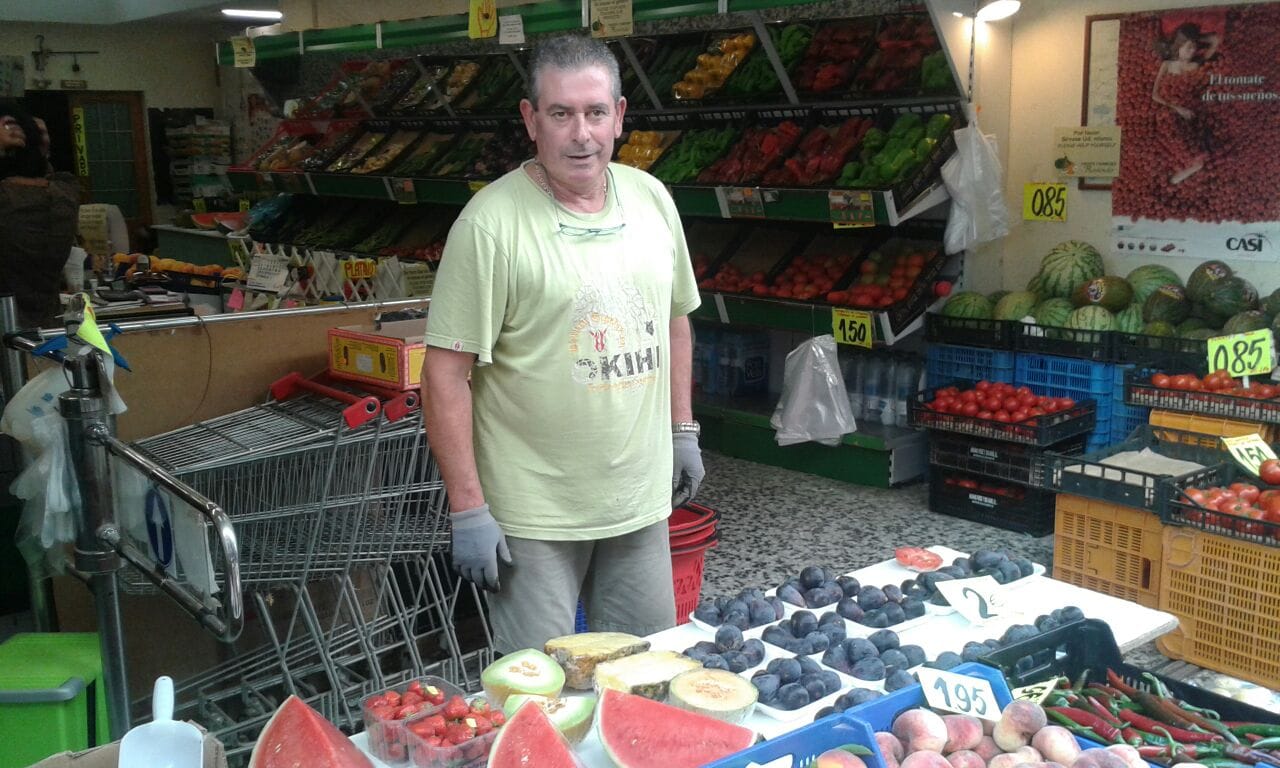 Alberto con su verduleria actual
