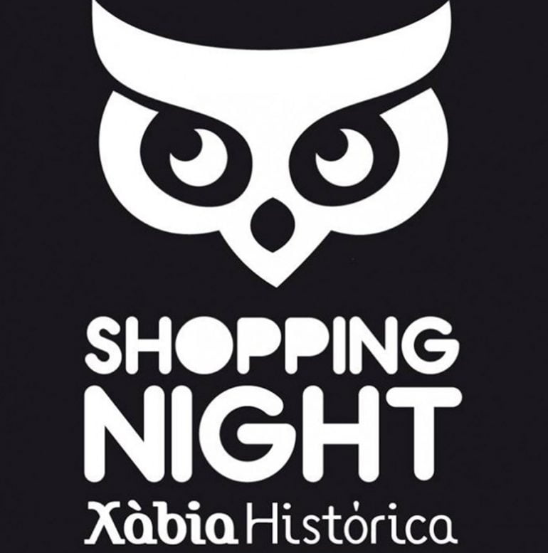 búho de la shopping night de Xàbia Histórica