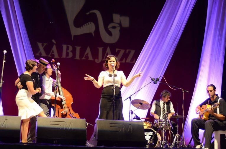 Actuación de O Sister en Xàbia