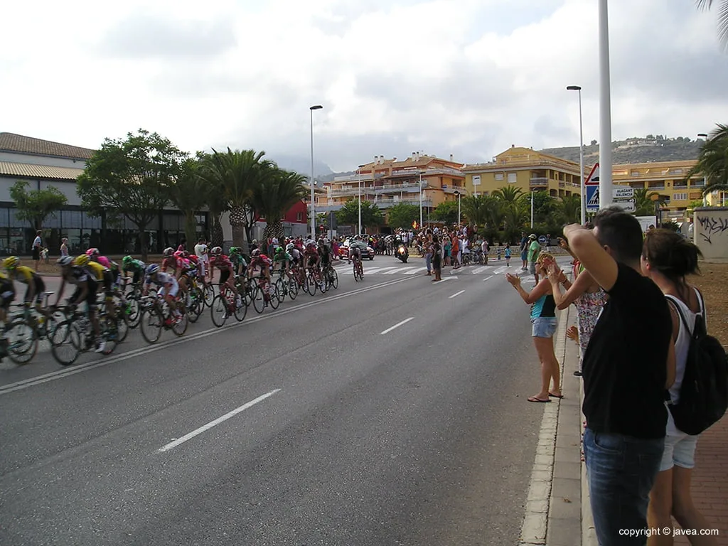 Paso del pelotón por Xàbia