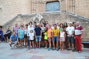 Siro Piña con miembros del Club Atletismo Llebeig