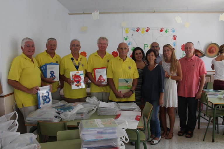 Lions Club dona 1100 euros para la adquisición de libros