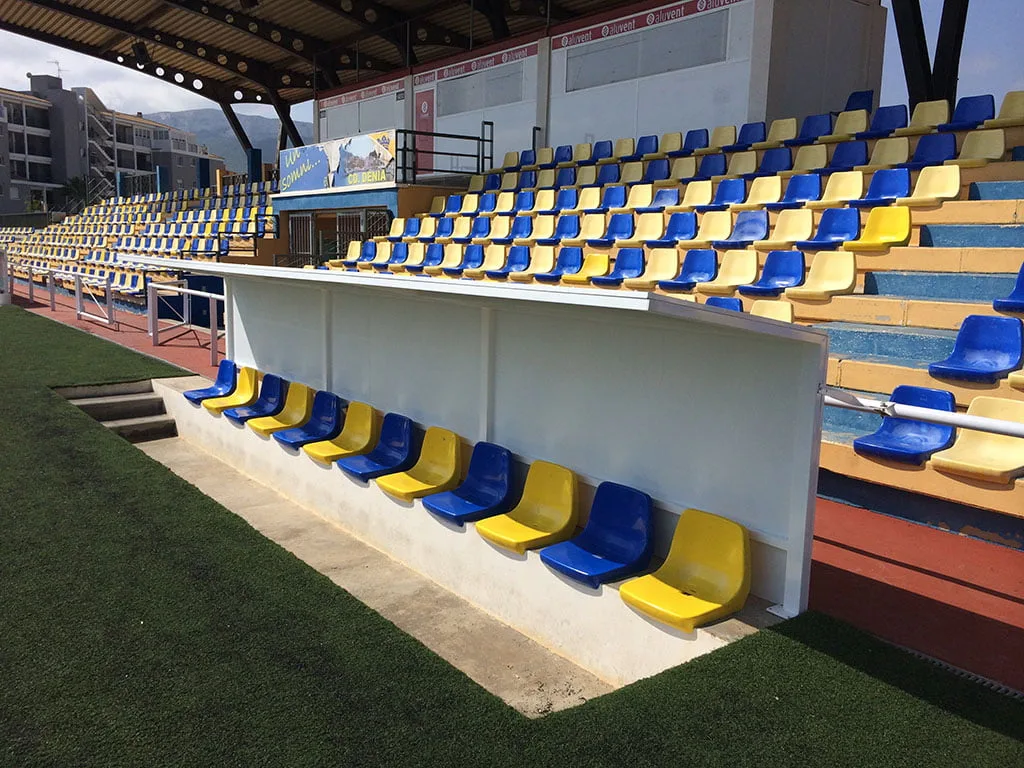 Aluvent arregla banquillo CD Dénia