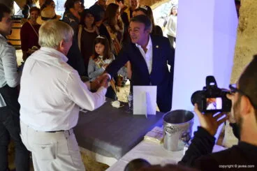 Chulvi saludando al equipo de Los Remos