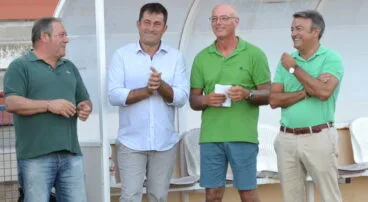 David Tiscar con directivos y el alcalde