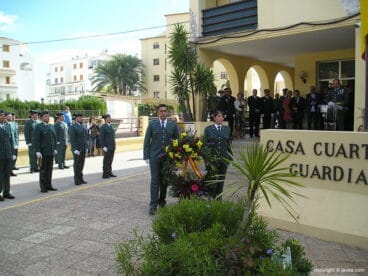Ofrenda de la corona a los caídos
