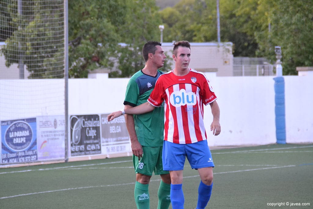 Rubén Ortolá un delantero que necesita marcar goles