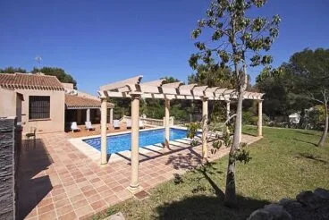 Aguila Rent a Villa presenta esta casa