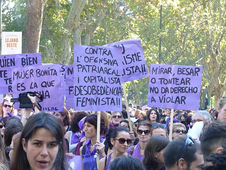 Pancartas contra la violencia de género