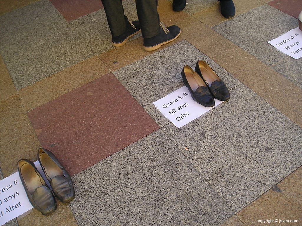 Par de zapatos en recuerdo de Gisela