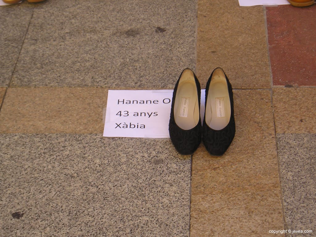 Par de zapatos en recuerdo de Hanane O