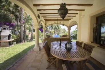 Terraza Good Aguila Rent a Villa