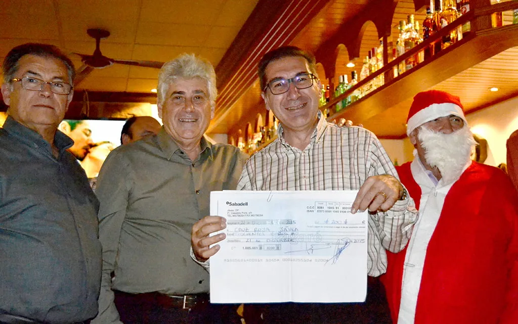 Cheque para Cruz Roja Xàbia