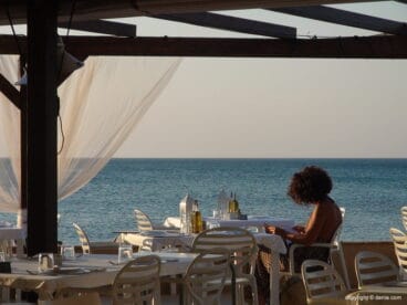 Hotel Noguera Mar terraza libro