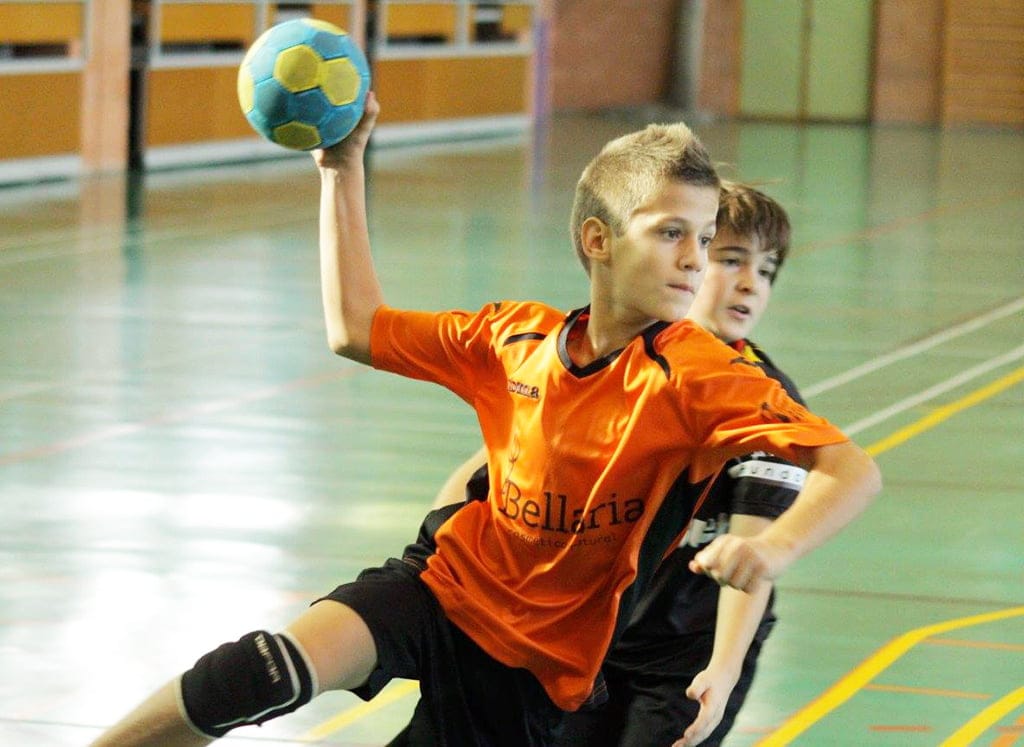 Jugador del Xàbia lanzado a portería