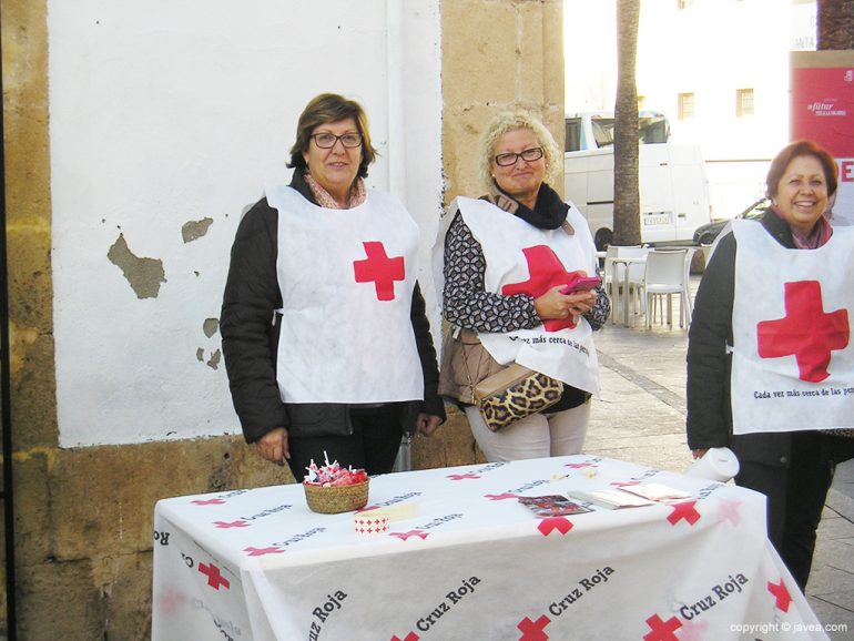 Mesa petitoria Cruz Roja Xàbia