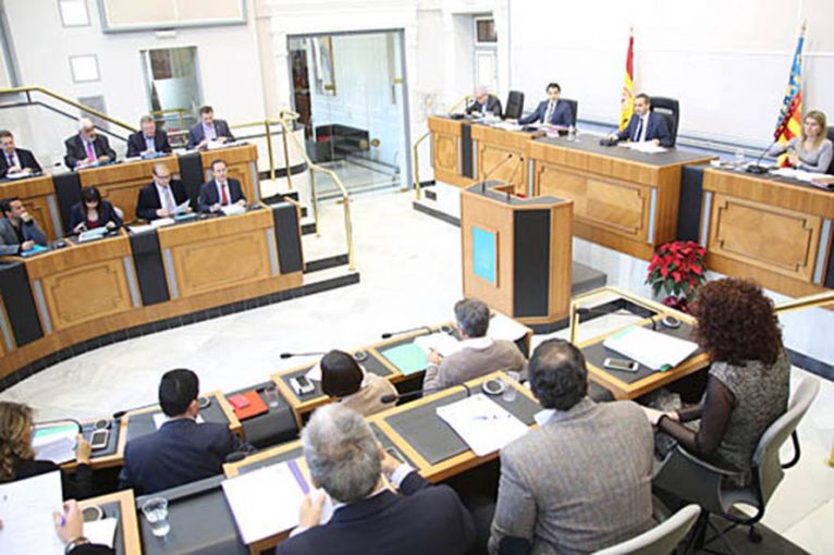 Pleno en la Diputación Alicante