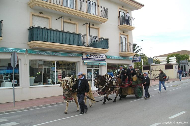 Carruaje desfilando en San Antón