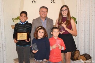 Chulvi con los premiados del CC Jávea