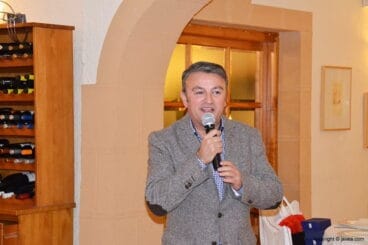 José Chulvi dando su discurso