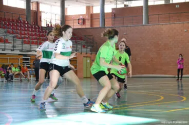 La extremo xabiera con el balón