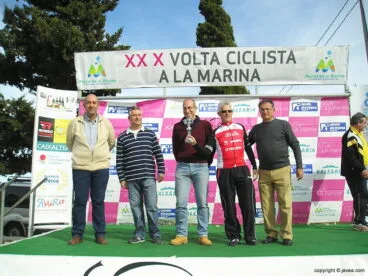 El primer máster 50 con su trofeo
