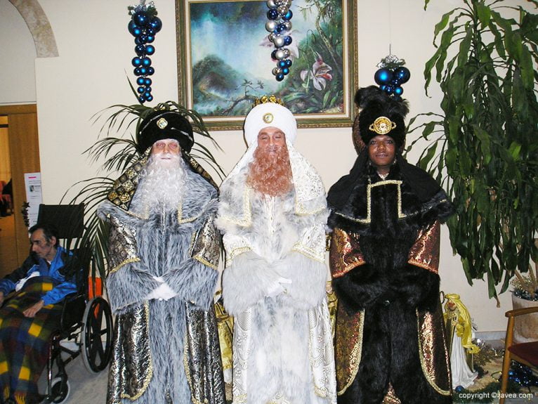 Melchor, Gaspar y Baltasar en el Asilo Hermanos Cholbi