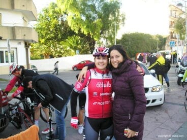 Wenceslava única ciclista femenina del pelotón