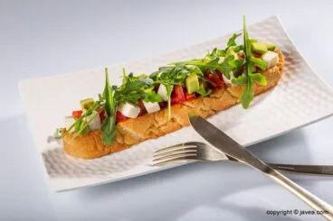 Tostada con aguacate – Restaurante Giulia