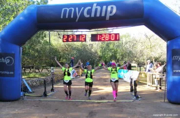 Equipo Five Crazy Girls entrando en meta