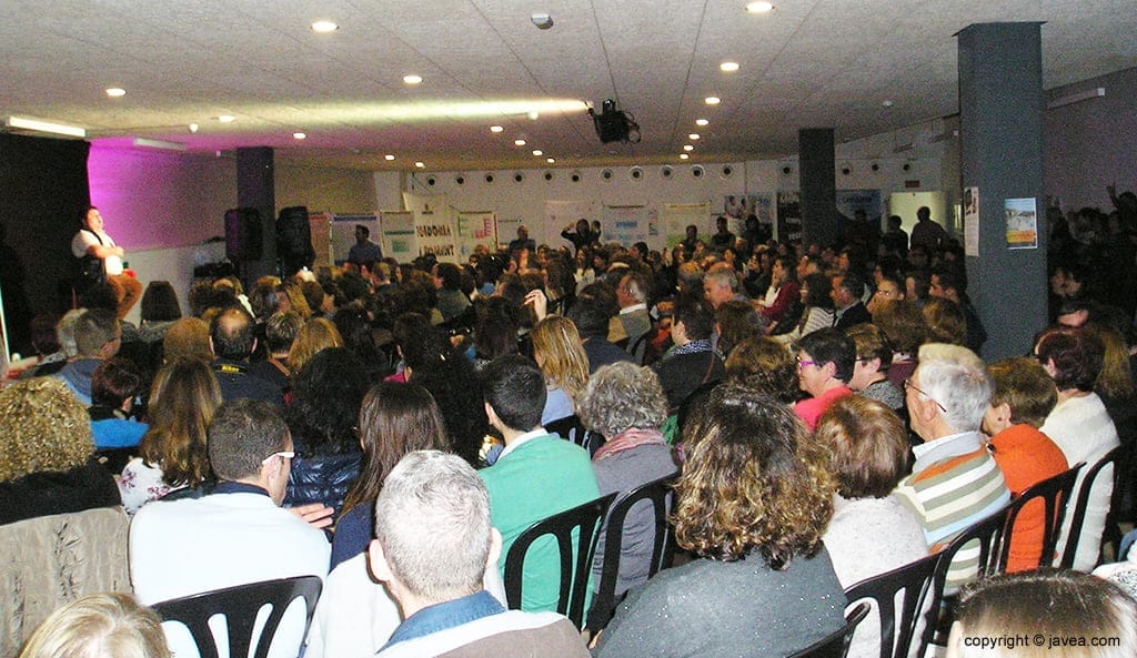 Lleno absoluto en la Sala Polivalente del Portal del Clot