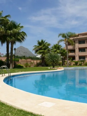 CasaNova Villas – Piscina de la propiedad