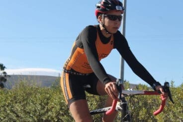 Irene Bolufer en la bicicleta