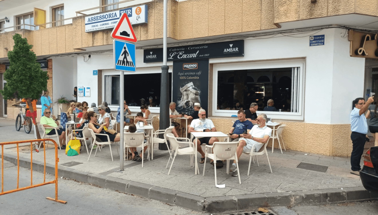 Terraza de Cafetería L'Encant
