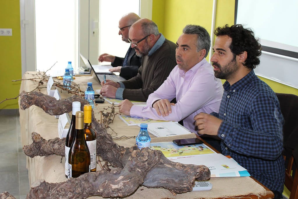 Femenia Segarra  Bisetto y Martín en un acto del Proyecto BioMoscatell