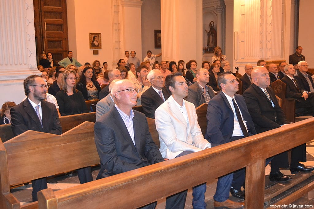Mayorales de Jesús Nazareno en la Ermita del Calvario
