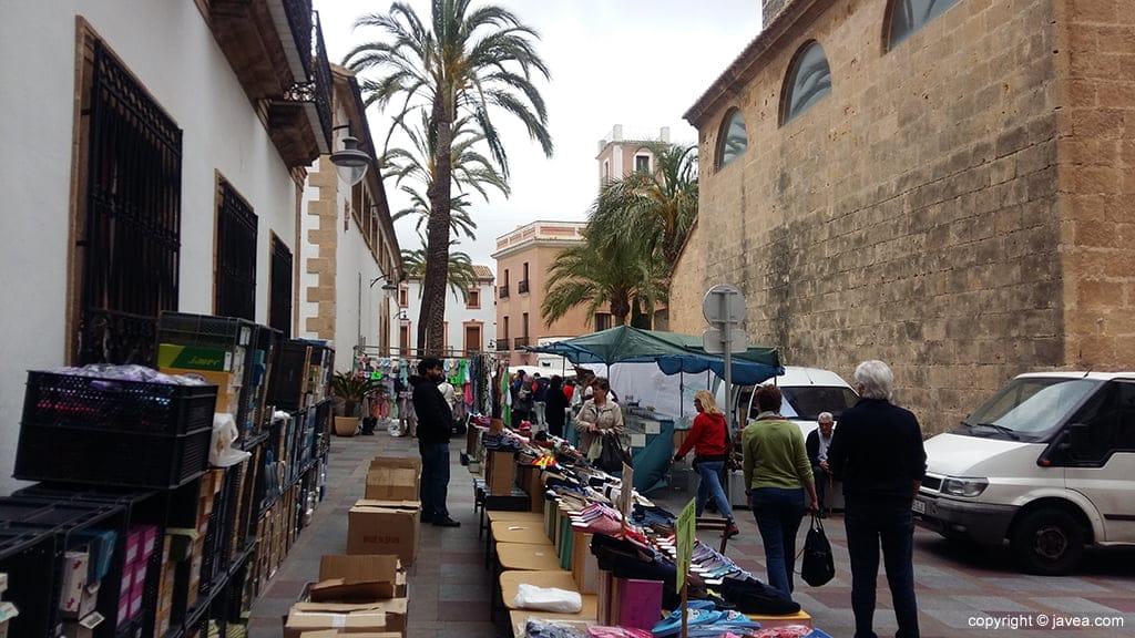 Parada del mercadillo junto al Mercado Municipal