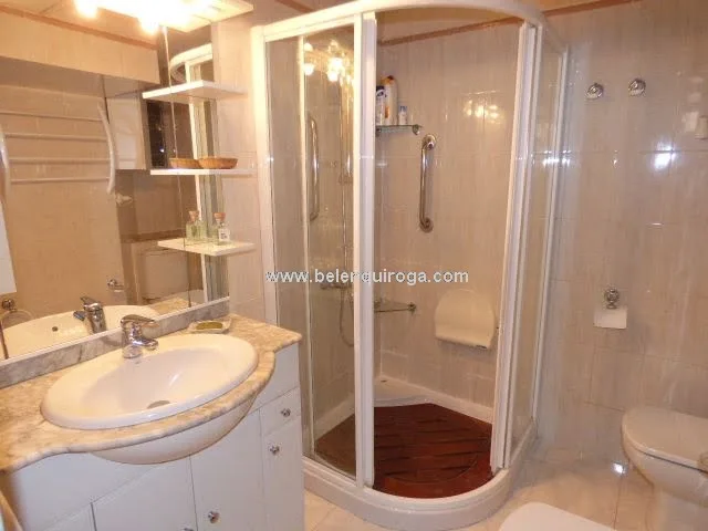 Baño con ducha Inmobiliaria Belen Quiroga