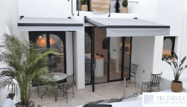Cerramientos con cortinas de cristal y techos móviles