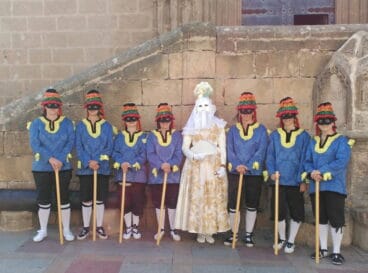 Grup Danses Portixol en el baile de la Moma