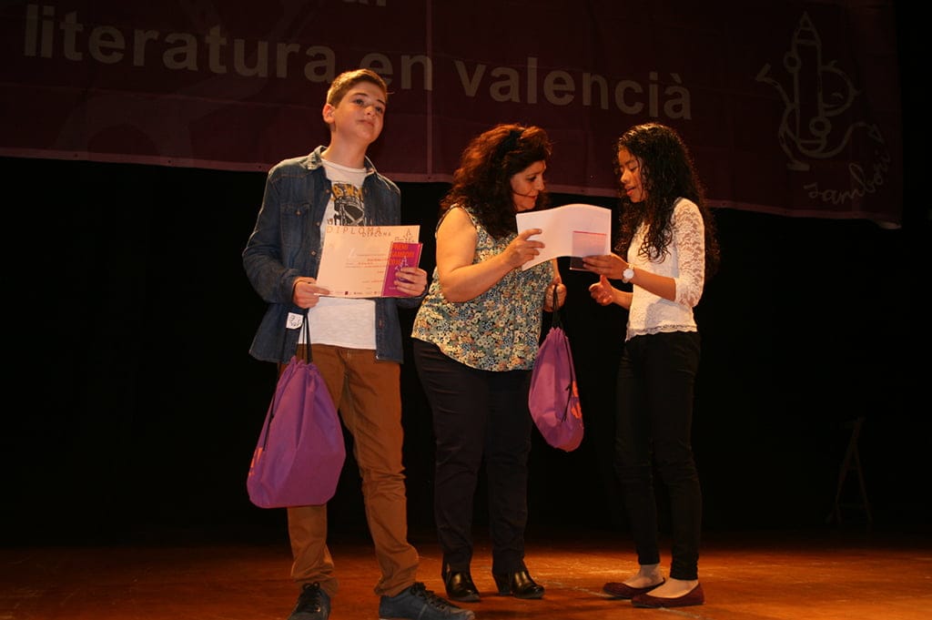 Liccy Sanz recogiendo el premio