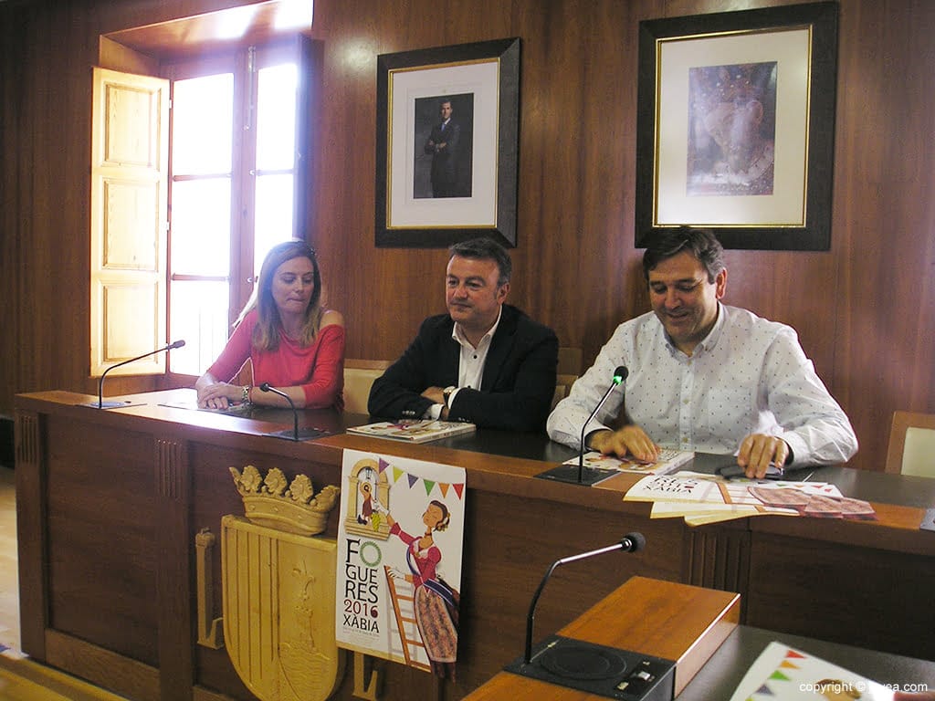 Mavi Pérez junto a Chulvi y Miragall