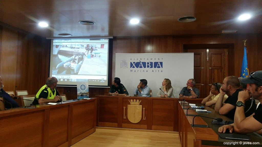 Mirando el vídeo de la campaña contra pesca furtiva