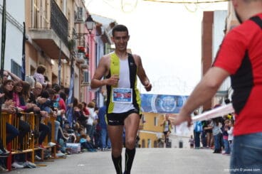 Moha Younes entrando en meta