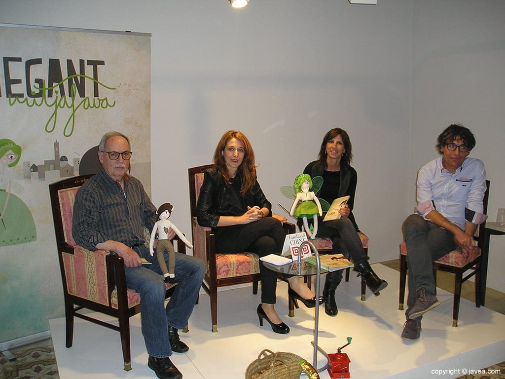 Presentación del cuento "El Gegant Mitjafava" en la Fundación CIRNE