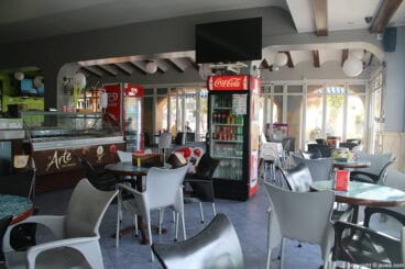 Sala Heladería Cafetería Olas