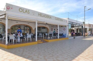 Terraza Heladería Cafetería Olas