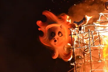 Un sol en llamas