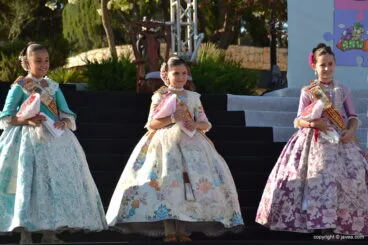 Ainhoa Buigues junto a Nerea Vidal y Julia Roselló